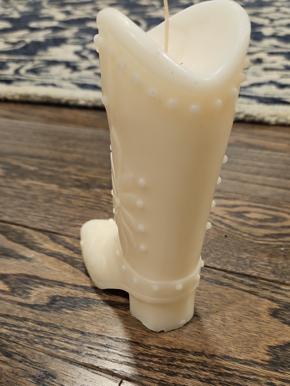 Ivory Boot Candle - Picture 3 of 4